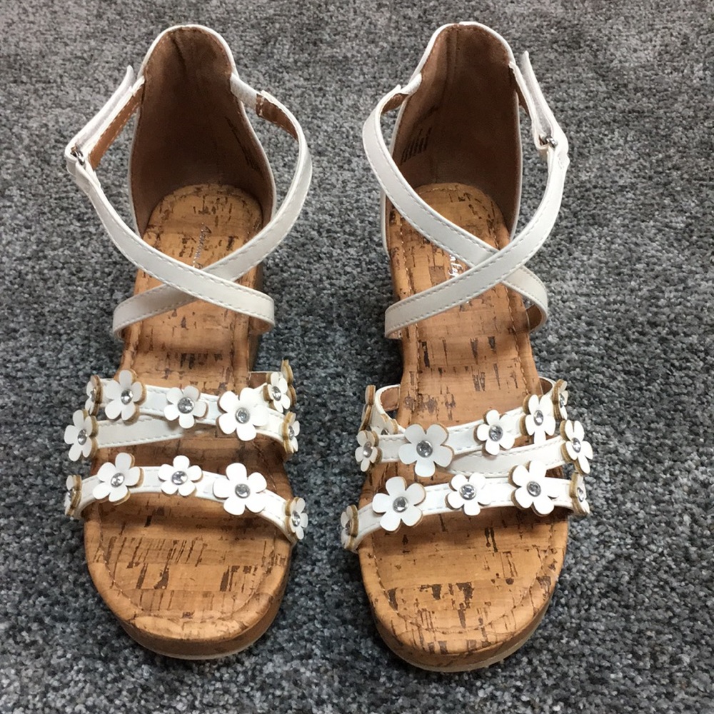 American Eagle Children’s Flower Wedges Size 3